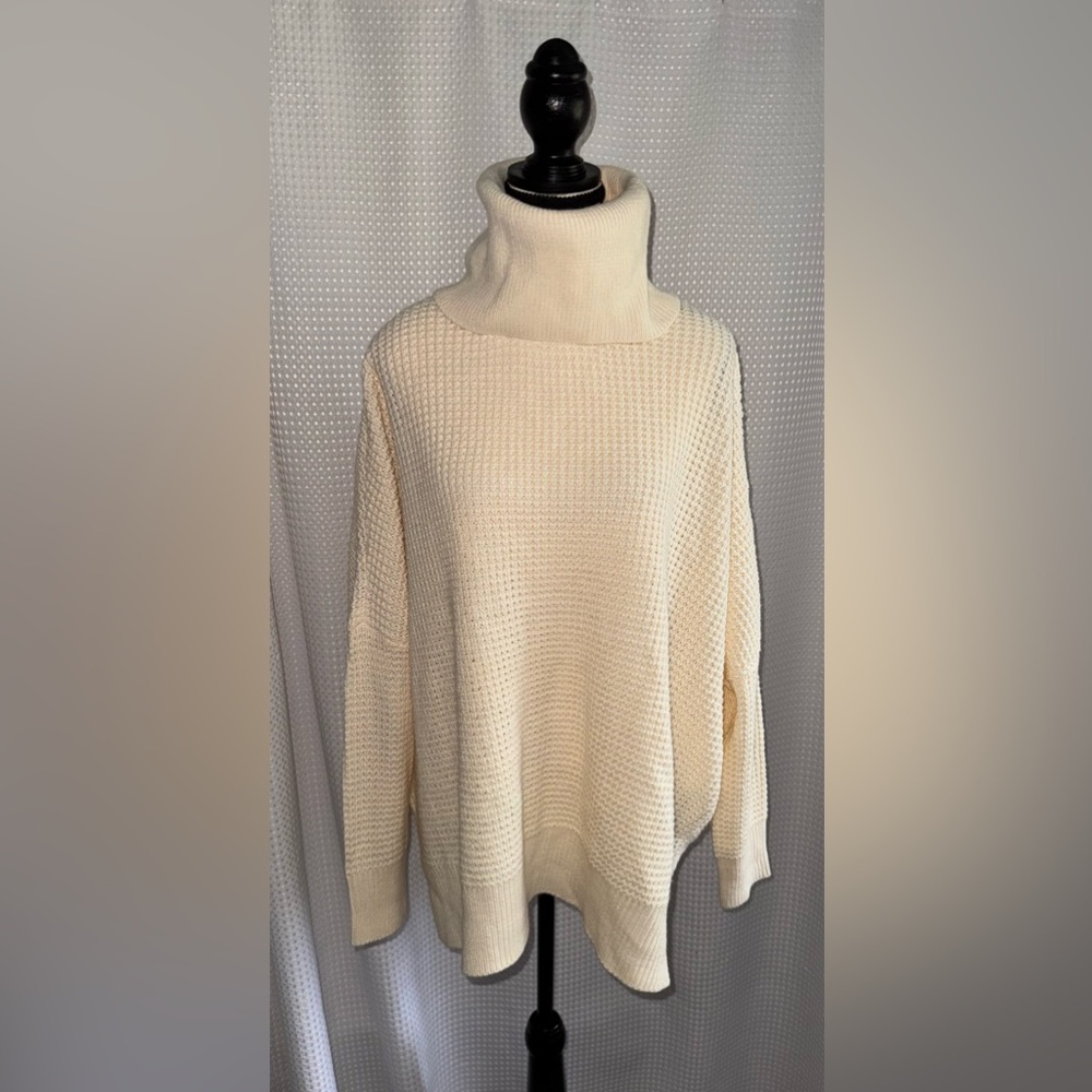 Women’s Vero Moda oversized beige‎ knitted turtleneck sweater size large